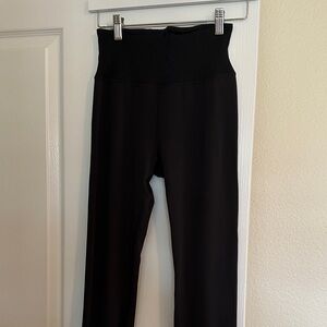 VUORI black women’s leggings
